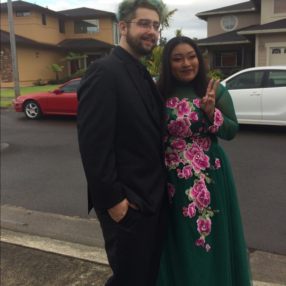AMAZING Embroidered Floral Appliqué Prom Gown - Picture 6 of 7